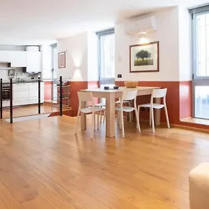 Appartamento Comfortable Flat In Porta Romana, Milano